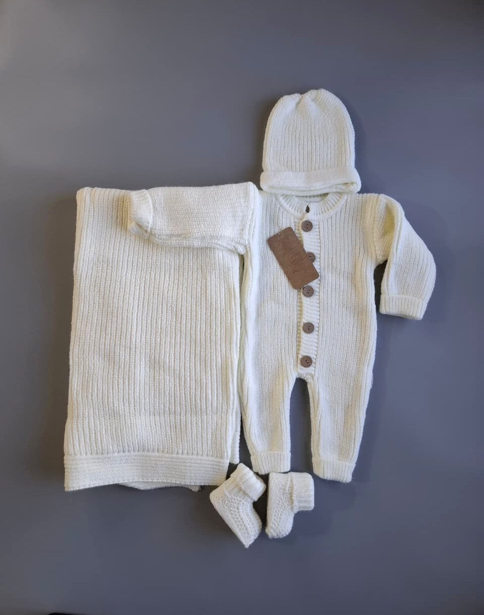 wool baby set offwhite Customized baby set by Yara's Embroidery Lebanon - ملابس بيبي مخصصة في لبنان
