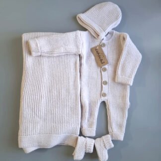 Customized baby set by Yara's Embroidery Lebanon - ملابس بيبي مخصصة في لبنان