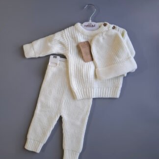 Customized baby set by Yara's Embroidery Lebanon - ملابس بيبي مخصصة في لبنان