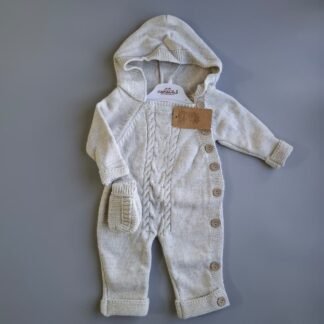 Customized baby set by Yara's Embroidery Lebanon - ملابس بيبي مخصصة في لبنان