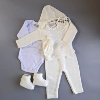 Customized baby set by Yara's Embroidery Lebanon - ملابس بيبي مخصصة في لبنان