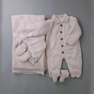 Customized baby set by Yara's Embroidery Lebanon - ملابس بيبي مخصصة في لبنان