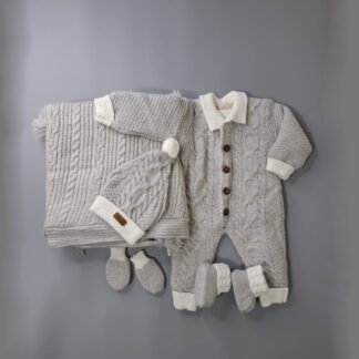 Customized baby set by Yara's Embroidery Lebanon - ملابس بيبي مخصصة في لبنان